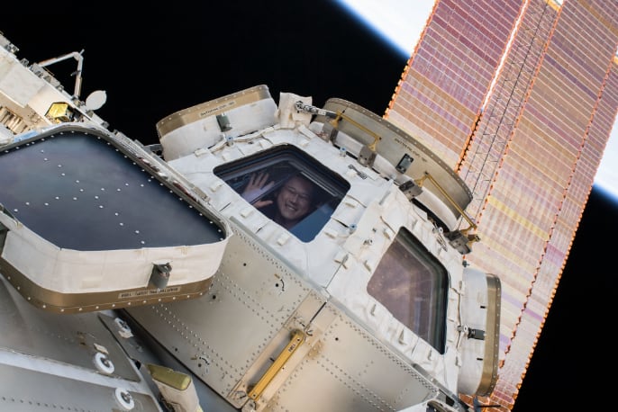 The astronaut KANAI Norishige from the Cupola