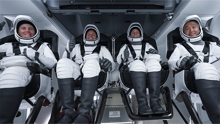 SpaceX Crew-5に乗り込む若田宇宙飛行士らクルー