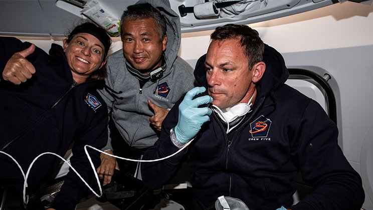 SpaceX Crew-5船内の若田宇宙飛行士らクルー