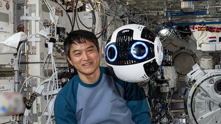 Int-Ball2 技術実証プラットフォーム（ユーザープログラミング機能）動作確認の様子