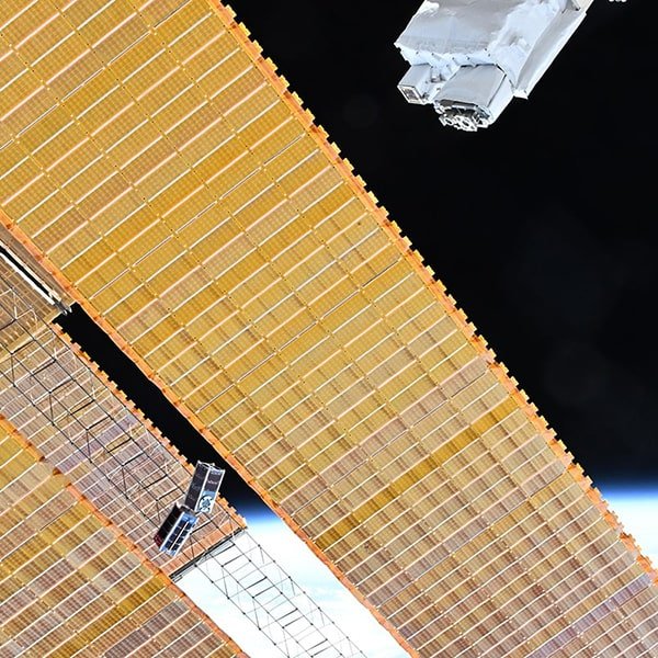 「きぼう」から超小型衛星5機放出に成功！